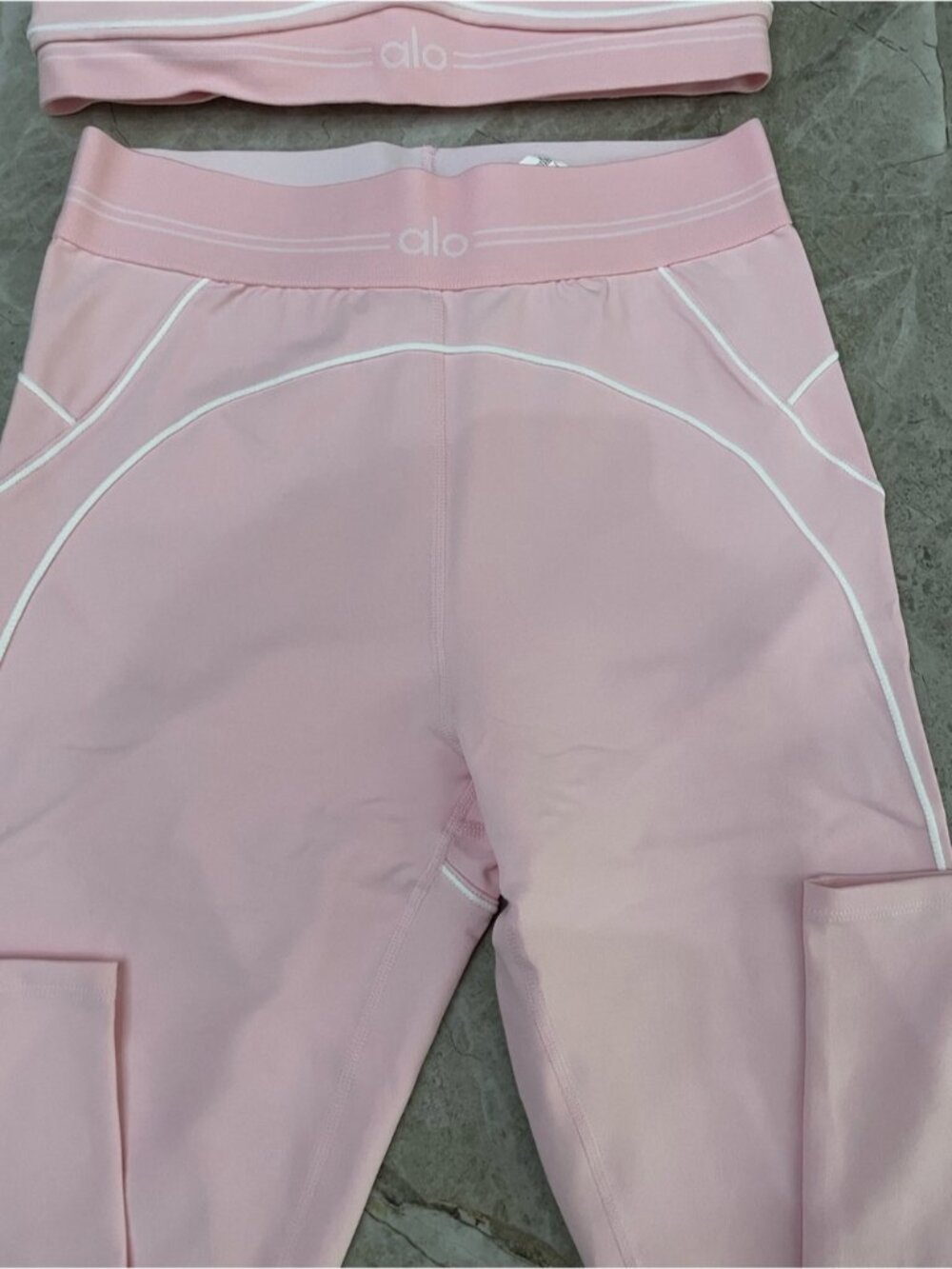 ALO Yoga Soft Pink Leggings and Bra Set - Picture 4 of 4